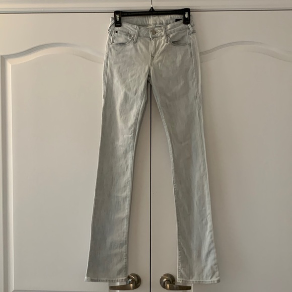 Beautiful Italian made True Religion Gina jeans - Picture 1 of 13